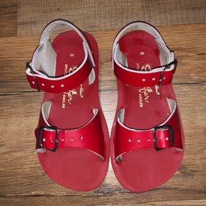 Red Sunsans toddler size 8
